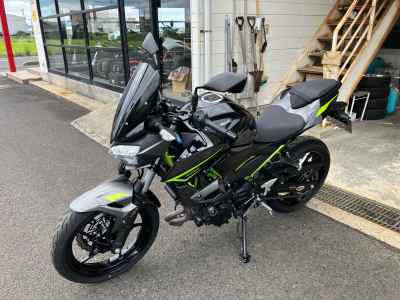 Kawasaki Z400 2022