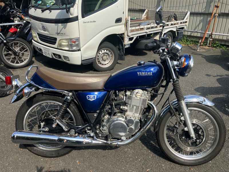 Yamaha SR400 2021