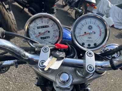Yamaha SR400 2021