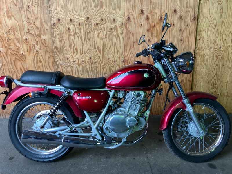 Suzuki ST250E