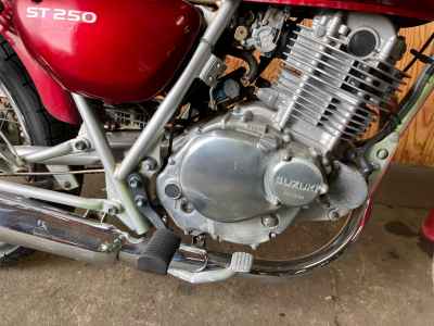 Suzuki ST250E