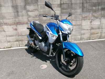 Suzuki GSR250