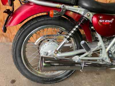 Suzuki ST250E