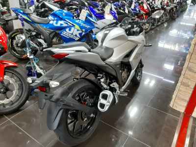 Suzuki Gixxer 250SF