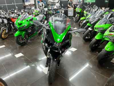 Kawasaki Ninja H2 SX 2024