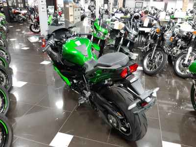 Kawasaki Ninja H2 SX 2024