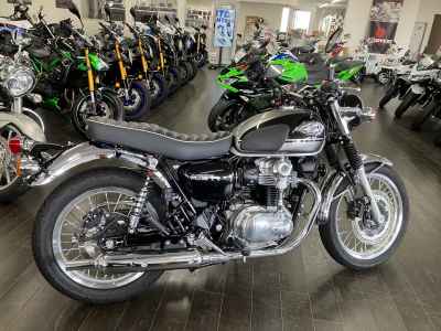 Kawasaki W800 2025