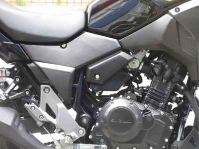 Suzuki GSR250