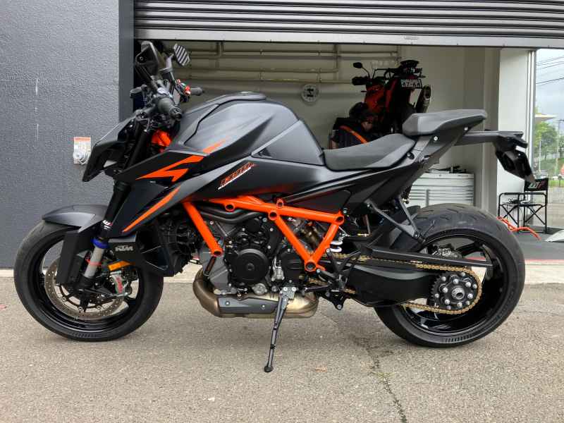 KTM 1290 Super Duke R 2025