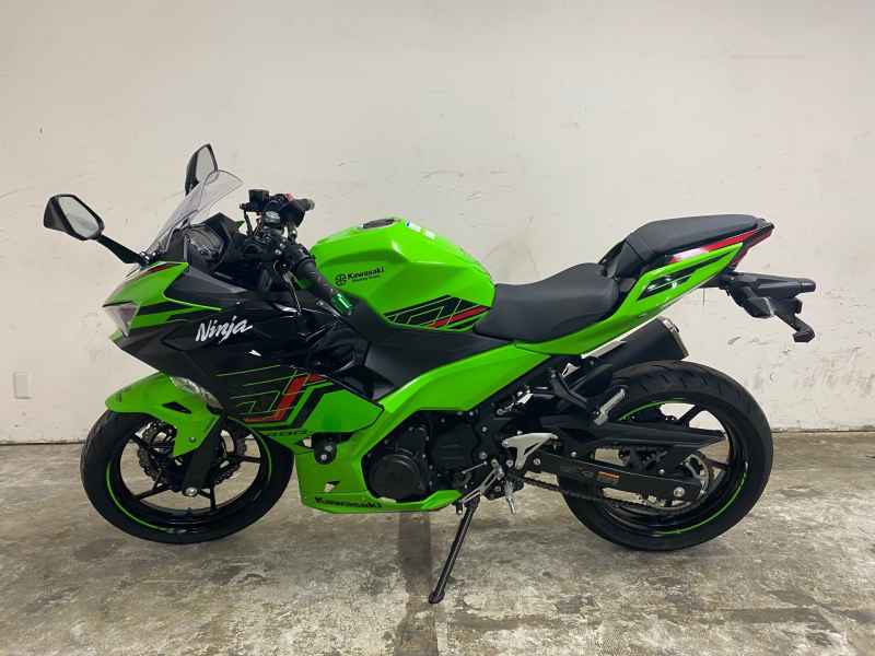Kawasaki Ninja 400 2024