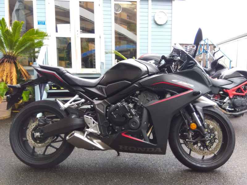 Honda CBR650R E-Clutch 2025