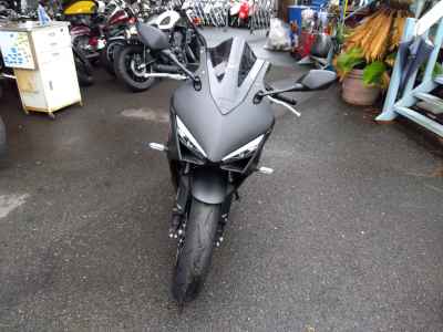 Honda CBR650R E-Clutch 2025