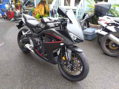 Honda CBR650R E-Clutch 2025