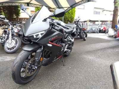 Honda CBR650R E-Clutch 2025
