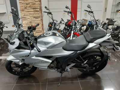 Suzuki Gixxer 250SF