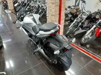 Suzuki Gixxer 250SF