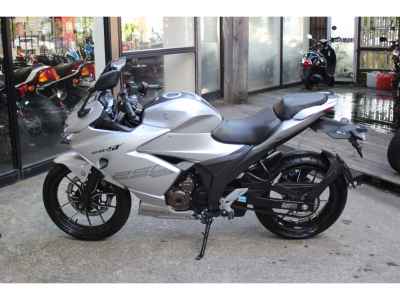 Suzuki Gixxer 250SF
