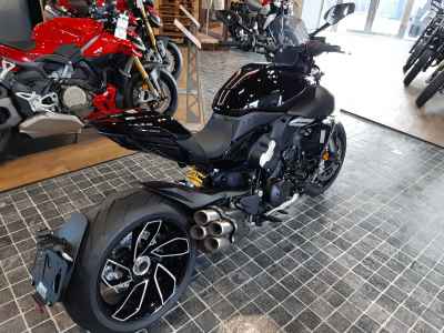 Ducati Diavel V4 2024