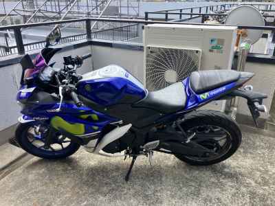 Yamaha YZF-R25 2015