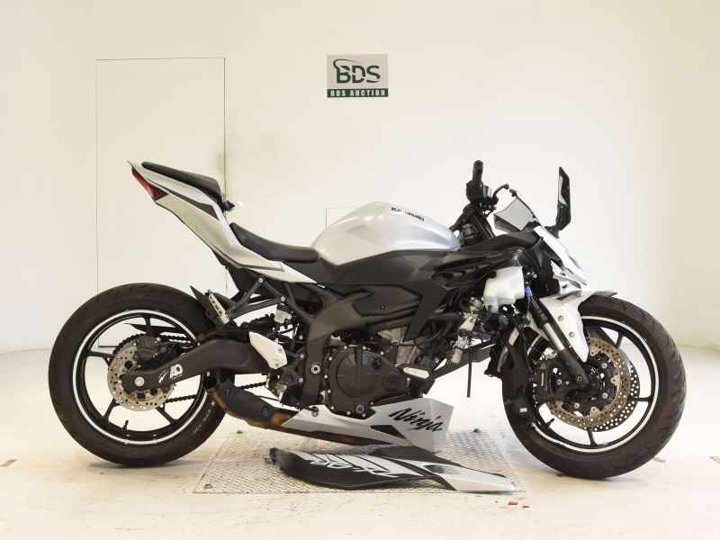 Kawasaki Ninja ZX-4R SE 2025