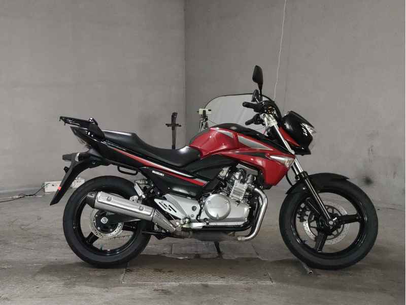 Suzuki GSR250