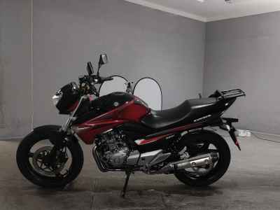 Suzuki GSR250