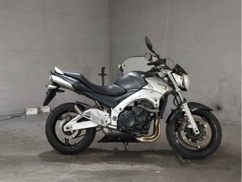 Suzuki GSR400 2006