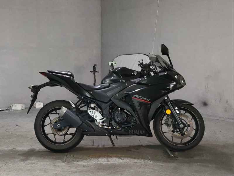 Yamaha YZF-R25 2018