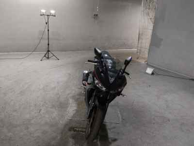 Yamaha YZF-R25 2018