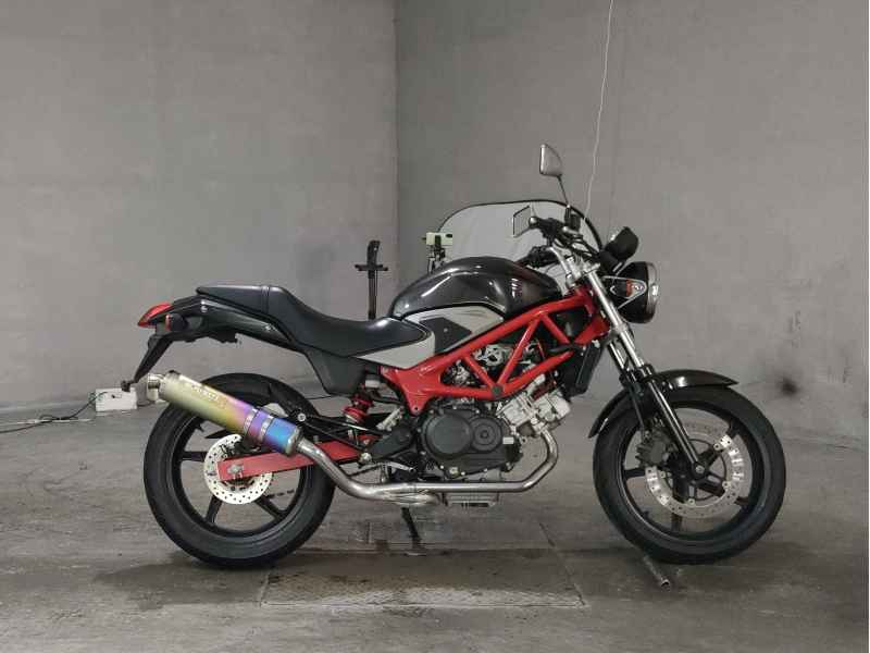 Honda VTR250 2011