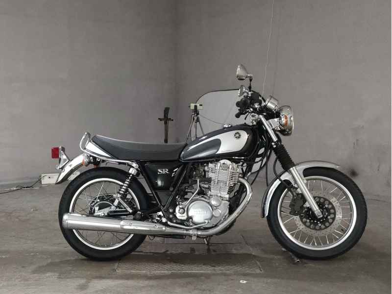 Yamaha SR400 2021