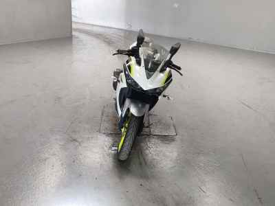 Yamaha YZF-R25