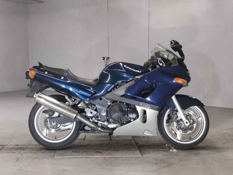 Kawasaki ZZR400 2005