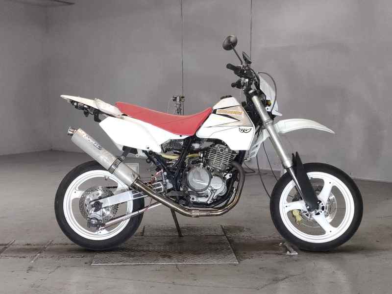 Suzuki DR250S