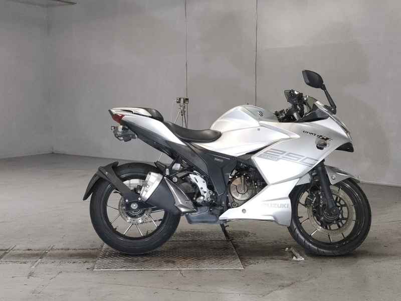 Suzuki Gixxer 250SF