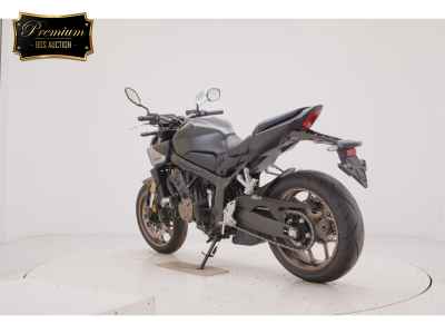 Honda CB650R E-Clutch 2024