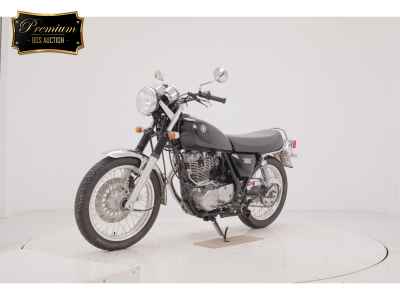 Yamaha SR400 2017