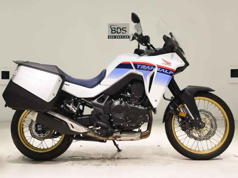 Honda Transalp 750 2024