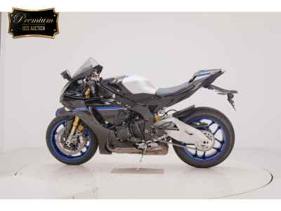 Yamaha YZF-R1M 2025