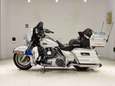 Harley-Davidson FLHTCU 1690 2011