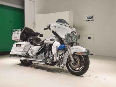 Harley-Davidson FLHTCU 1690 2011
