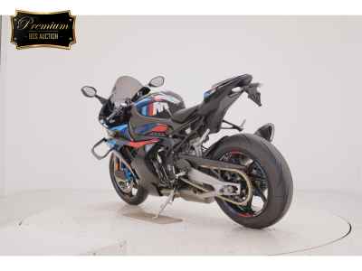 BMW M1000RR 2025