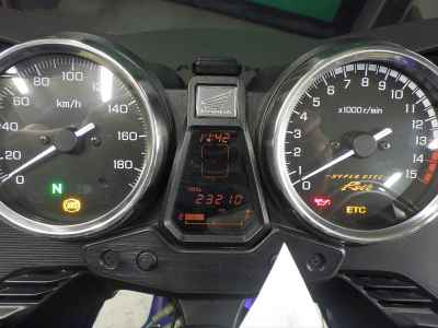 Honda CB400 Super Boldor 2022