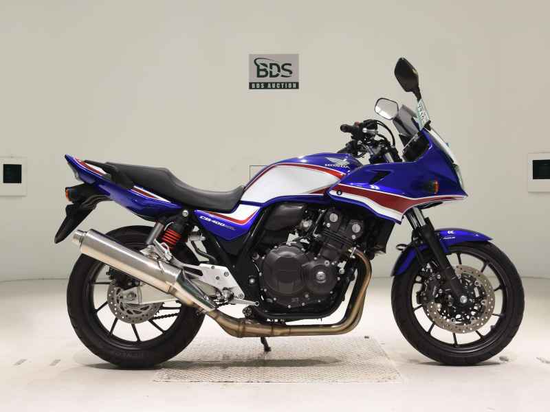 Honda CB400 Super Boldor 2022