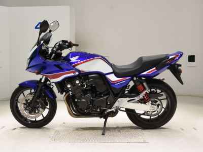 Honda CB400 Super Boldor 2022