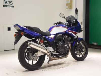 Honda CB400 Super Boldor 2022