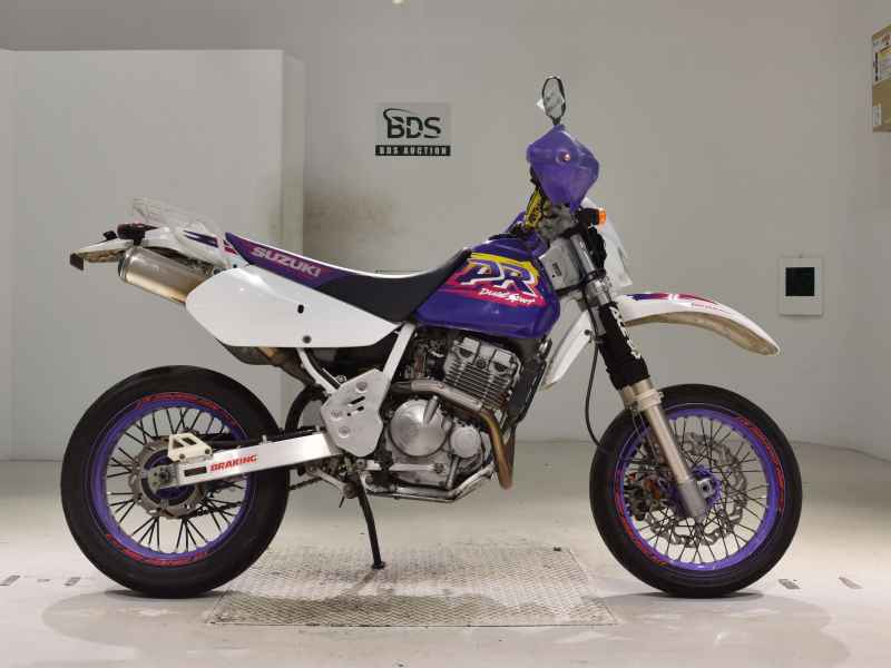 Suzuki DR250R-S