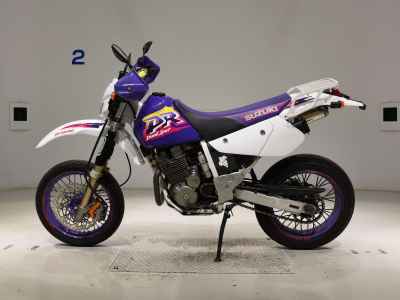 Suzuki DR250R-S