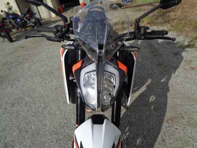 KTM 890 Duke R 2022
