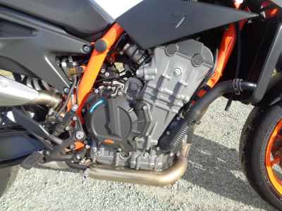 KTM 890 Duke R 2022